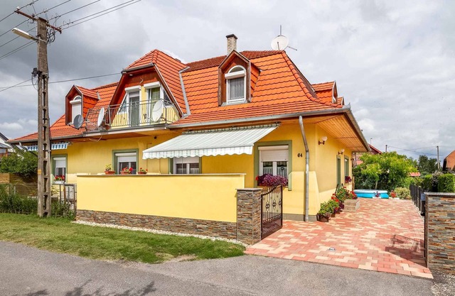 Holiday home in a quiet location with air conditioning and internet
