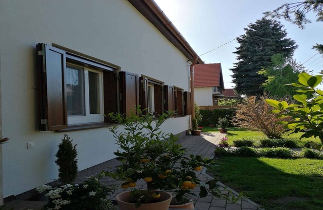 Holiday home with poll and internet
