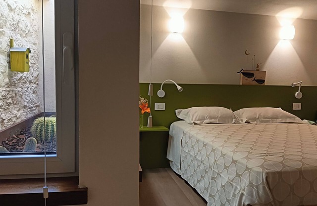 Holiday Home 'Il Giardinetto' with Private Terrace, Wi-Fi and Air Conditioning