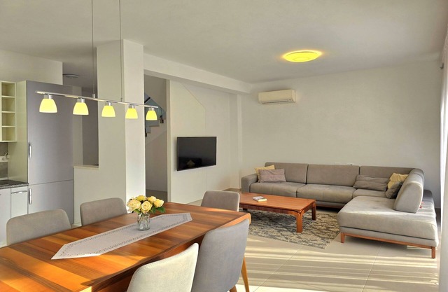 Holiday Home in Gjiri Lalzit near Sandy Beach