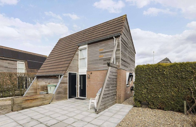 Holiday Home in Grou by Pikmeer Lake