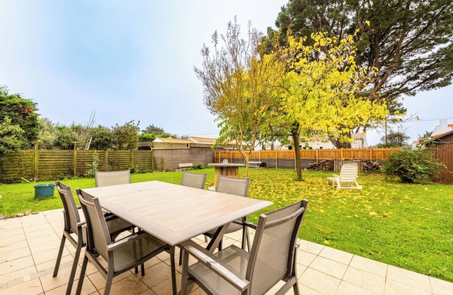 Holiday Home 'Ker Pathabac' with Private Terrace, Private Garden and Wi-Fi