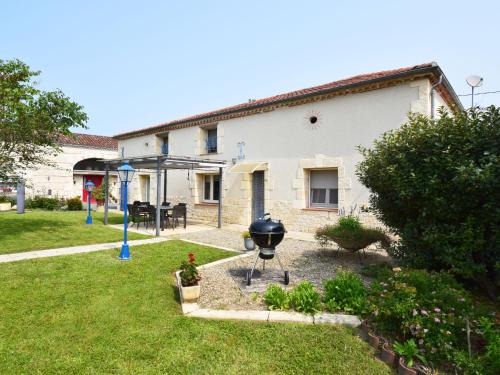 Holiday Home L'Ostalet de Sarron by Interhome