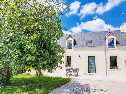 Holiday Home La Trélennoise by Interhome