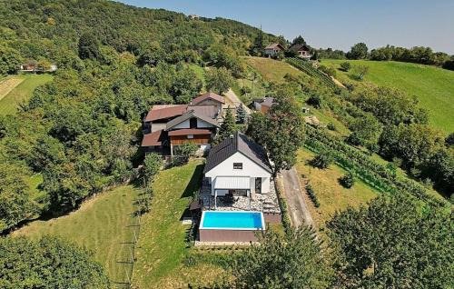 Holiday Home Lipa by Villas Guide