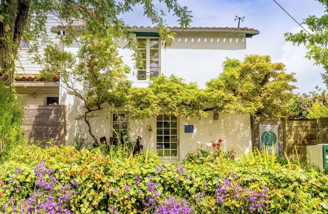 Holiday Home 'Maison De Charme - 400m Plage' with Private Terrace, Private Garden and Wi-Fi