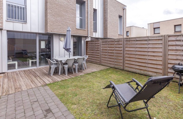 Holiday Home 'Maison T4' 300m From the Beach with Private Terrace, Garden and Wi-Fi