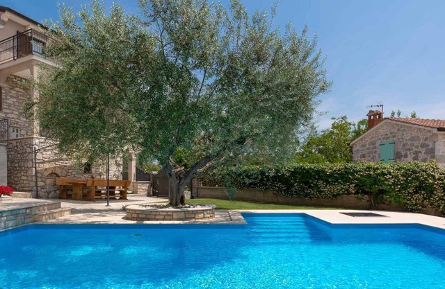 Holiday home near Poreč, with pool, tavern