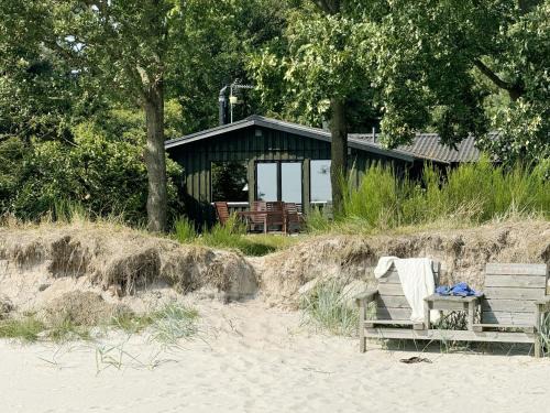 Holiday home near the beach in Beddingestrand