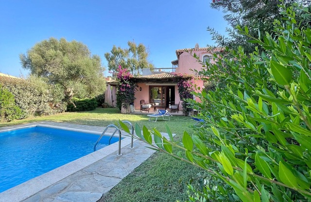 Holiday Home 'Rosa' with Private Pool, Wi-Fi and Air Conditioning