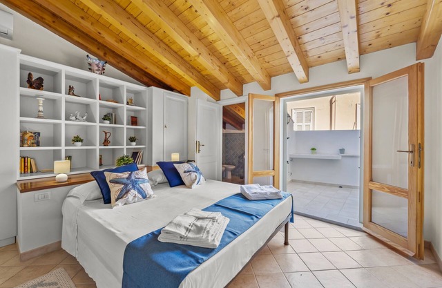 Holiday Home "Sweet Dream House" with Private Terrace & Wi-Fi