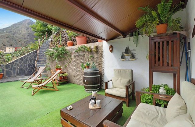 Holiday Home "Tajaraste 2" with Sea and Mountain View, Private Terraces & Wi-Fi