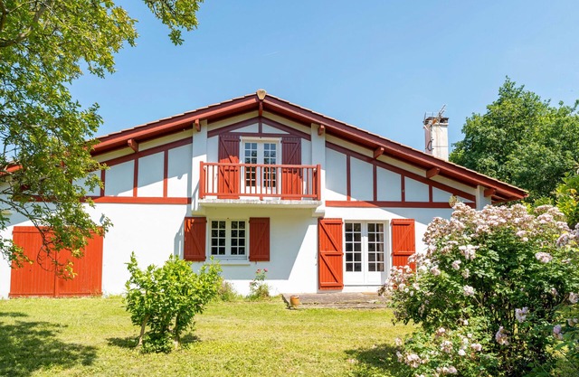 Holiday Home "Usoak" with Mountain View, Private Terrace & Wi-Fi