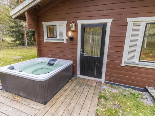 Holiday Home Vidnäs 5 by Interhome