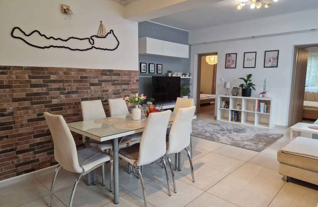 Holiday home with washing machine and dish washer