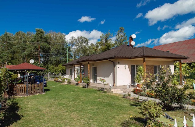 Holiday home with air conditioning, Wi-Fi, washing machine and dishwasher
