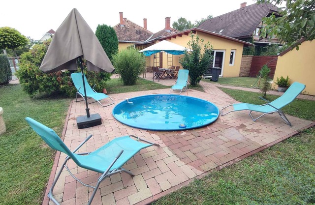Holiday home with pool, air conditioning and Internet