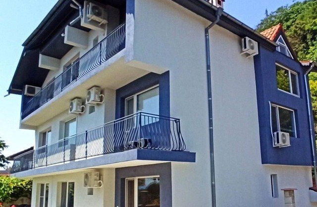 Holiday house Balchik for 1 - 16 persons with 6 bedrooms - Holiday apartment in one or multi-family
