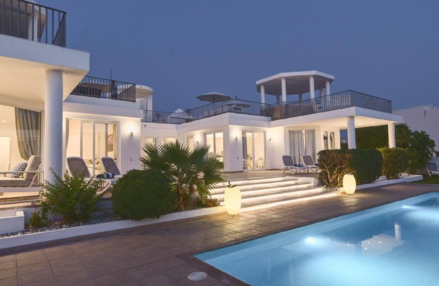 Holiday house Callao Salvaje for 1 - 16 persons with 8 bedrooms - Holiday apartment in one or multi-