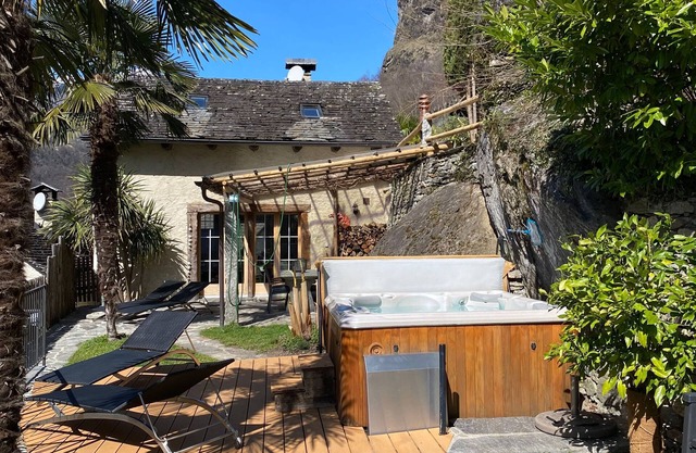 Holiday house Dongio for 1 - 4 persons with 2 bedrooms - Detached holiday house
