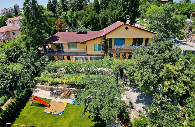 Holiday house Golden Sands for 1 - 8 persons with 3 bedrooms - Twin house