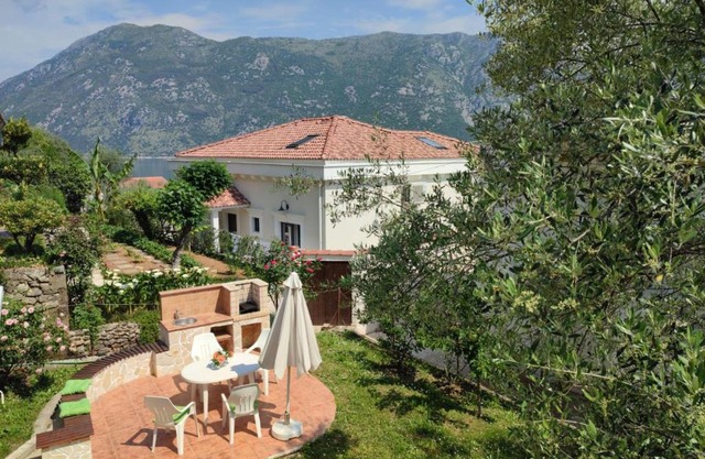 Holiday house in the Kotor Bay