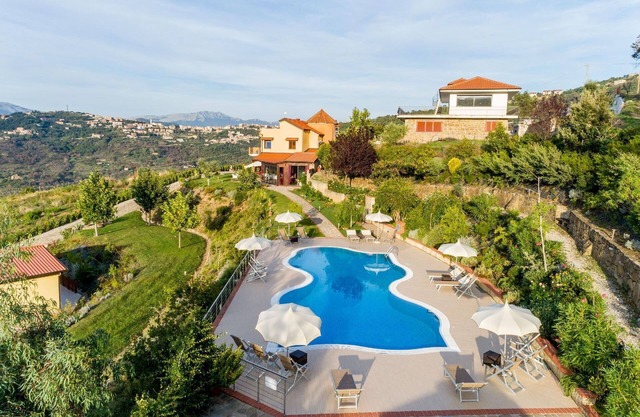 Holiday house Laureana Cilento for 1 - 9 persons with 4 bedrooms - Holiday house