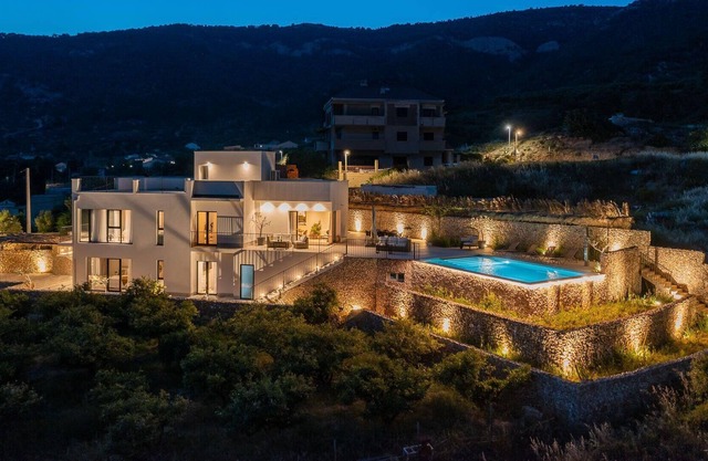 Holiday house Komiza for 1 - 8 persons with 4 bedrooms - Luxury holiday home