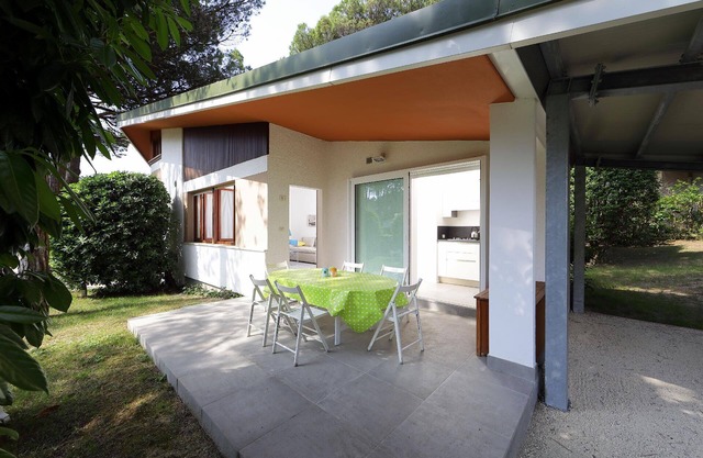 Holiday house Lignano Riviera for 1 - 5 persons with 2 bedrooms - Twin house