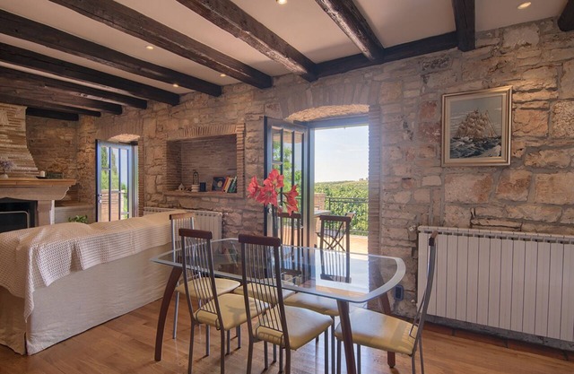 Holiday house near Bale and Rovinj with stunning view and near the sea