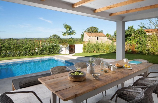 Holiday house Umag for 1 - 8 persons with 3 bedrooms - Holiday home