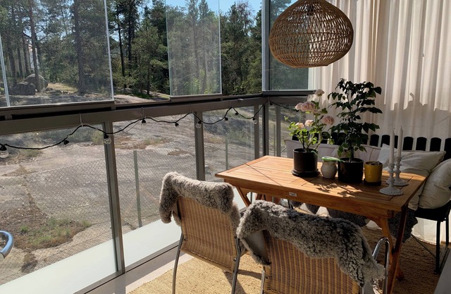 HOLIDAY IN STHLMnCLOSE TO BEAUTIFUL NATURE AND LAKE AT 10 MIN RIDE FROM CENTRE ✨