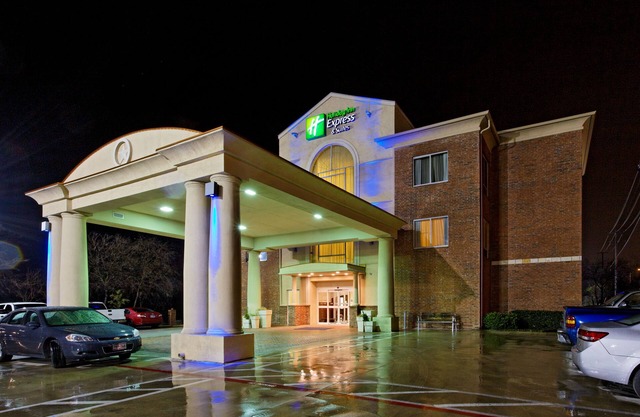 Holiday Inn Express Hotel & Suites San Antonio by IHG