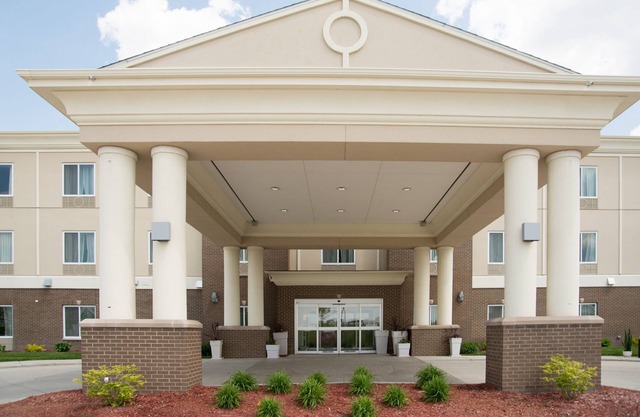 Holiday Inn Express Hotel & Suites Albert Lea - I-35 by IHG
