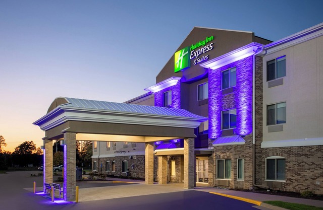 Holiday Inn Express Hotel & Suites Clinton by IHG