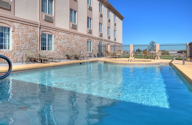 Holiday Inn Express Hotel & Suites Pecos, an IHG Hotel