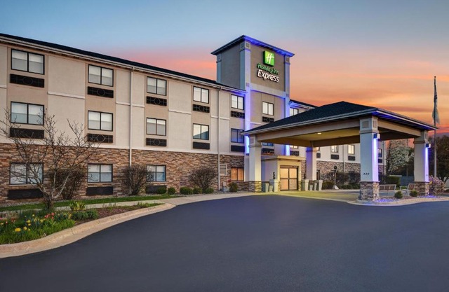 Holiday Inn Express Marshall by IHG