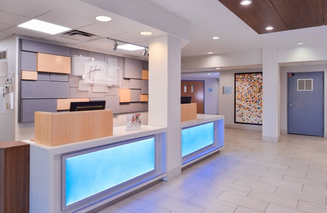 Holiday Inn Express Southfield-Detroit, an IHG Hotel