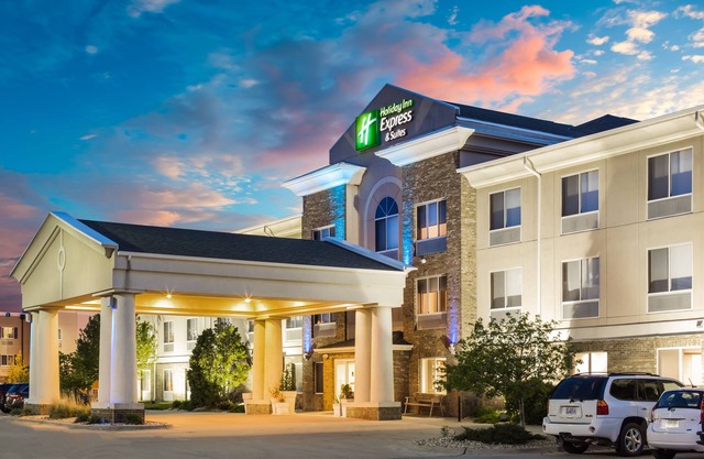 Holiday Inn Express & Suites Bellevue by IHG