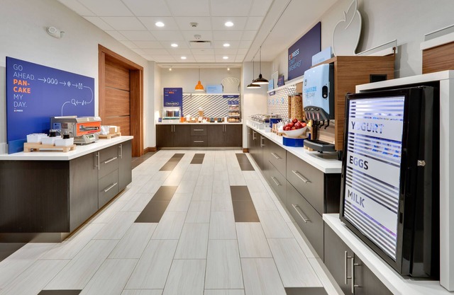 Holiday Inn Express & Suites Fort Worth North - Northlake by IHG