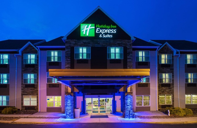 Holiday Inn Express & Suites Wyomissing by IHG