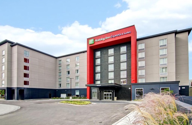 Holiday Inn Express & Suites Oshawa Downtown - Toronto Area by IHG