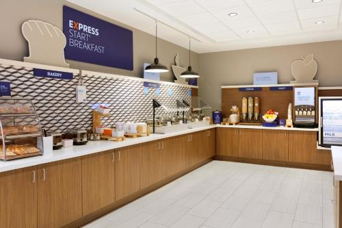 Holiday Inn Express & Suites Morrow – Atlanta South by IHG