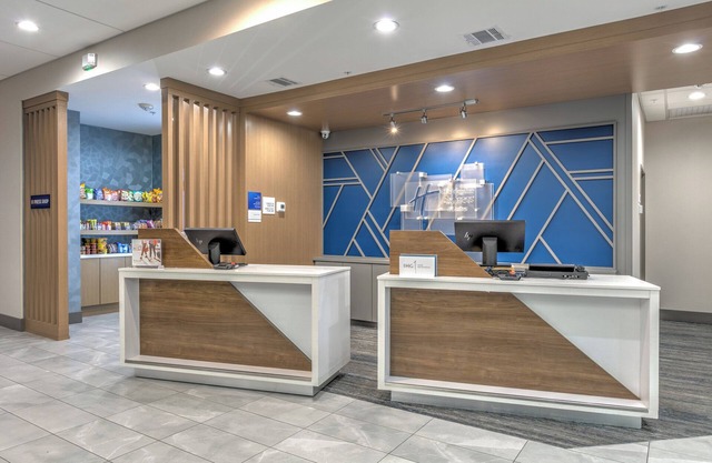 Holiday Inn Express & Suites Dallas – Plano North by IHG