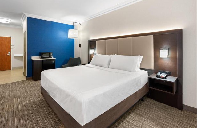 Holiday Inn Express Hotel & Suites Klamath Falls Central