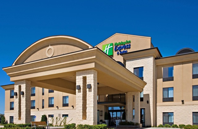 Holiday Inn Express & Suites Wichita Falls by IHG