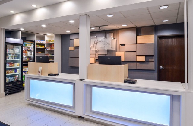 Holiday Inn Express Wixom by IHG
