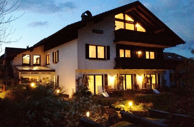 Holiday studio with two single beds and a sun terrace in the mountains