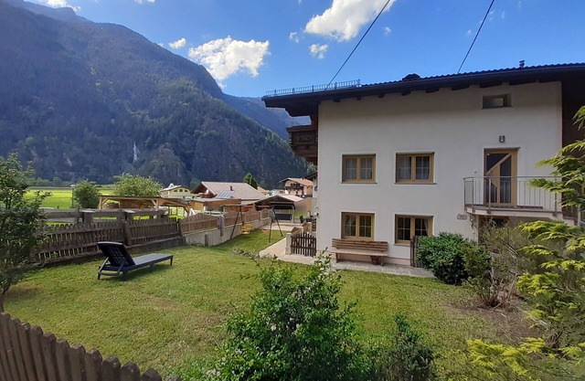 Holidays in quiet location with garden and nature views apartment Sabine