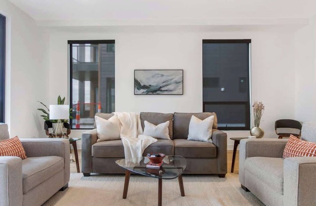 Holland Luxe Stay | Near Hope College| Patio & Gym